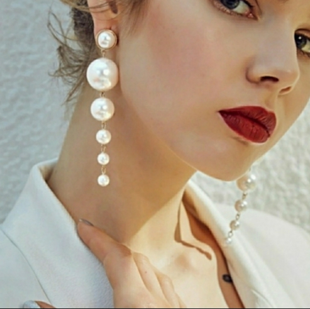 Gradiant Pearl Drop Dangle Earrings